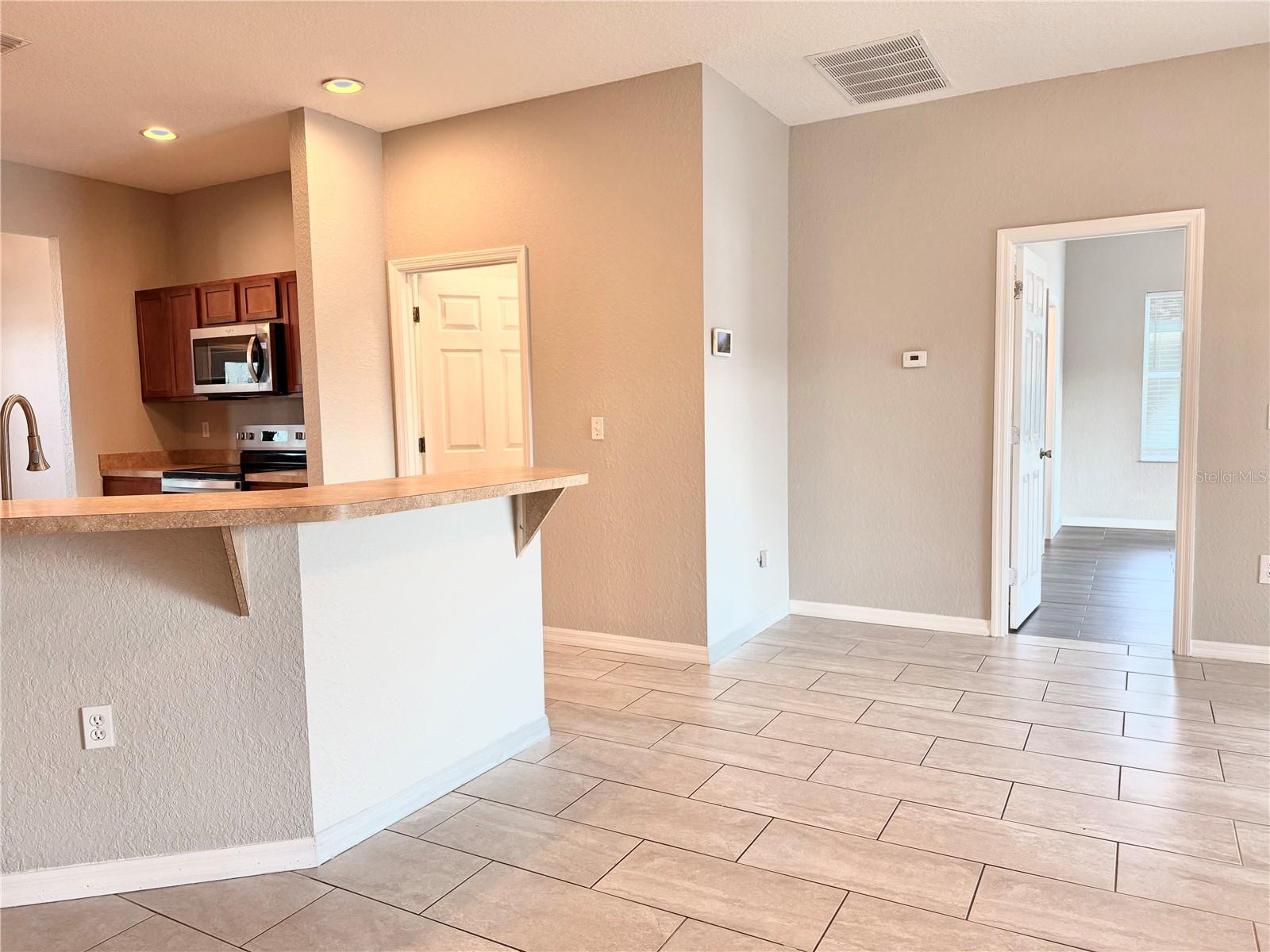 Image 9 of 48 For 1192 Normandy Heights Circle