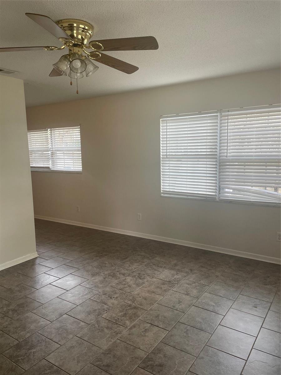 Image 7 of 22 For 204 Callitris Avenue