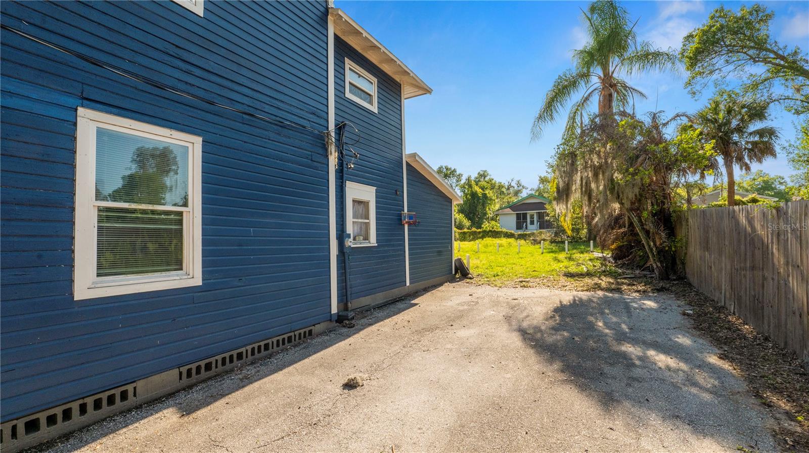 Image 46 of 56 For 1128 Stella Avenue N