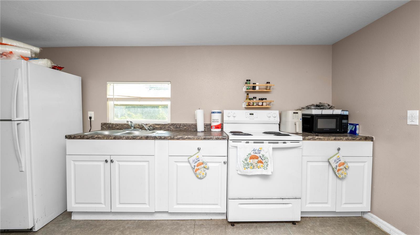 Image 9 of 56 For 1128 Stella Avenue N