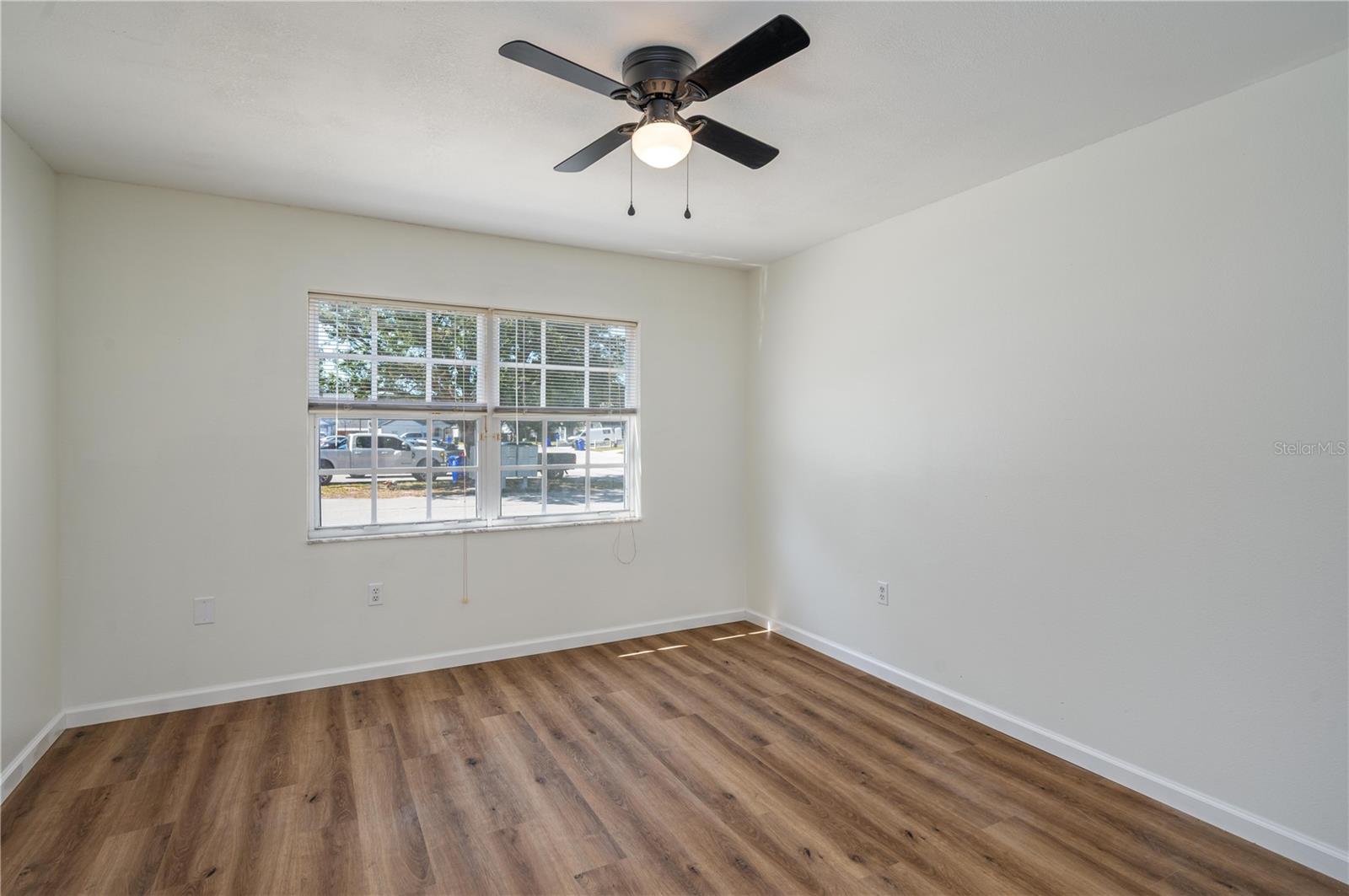 Image 12 of 30 For 1100 Lowry Avenue 65