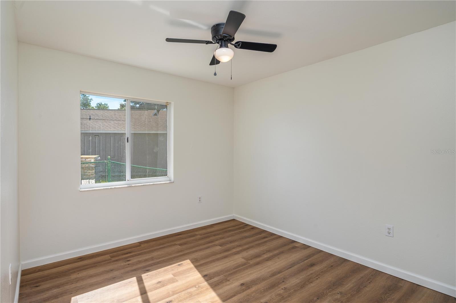 Image 18 of 30 For 1100 Lowry Avenue 65