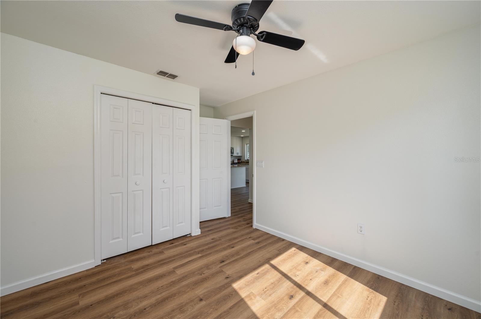 Image 19 of 30 For 1100 Lowry Avenue 65