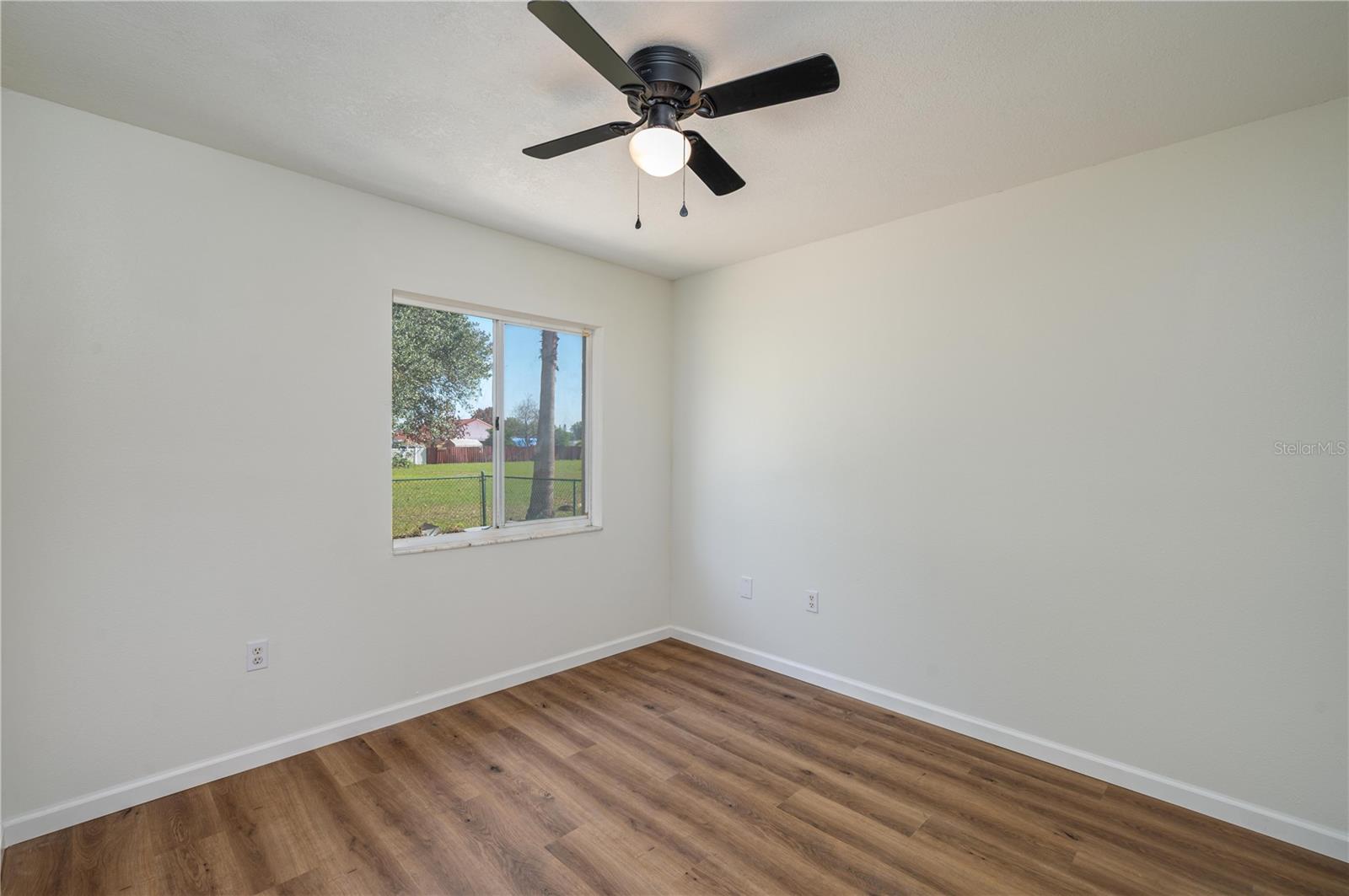 Image 23 of 30 For 1100 Lowry Avenue 65