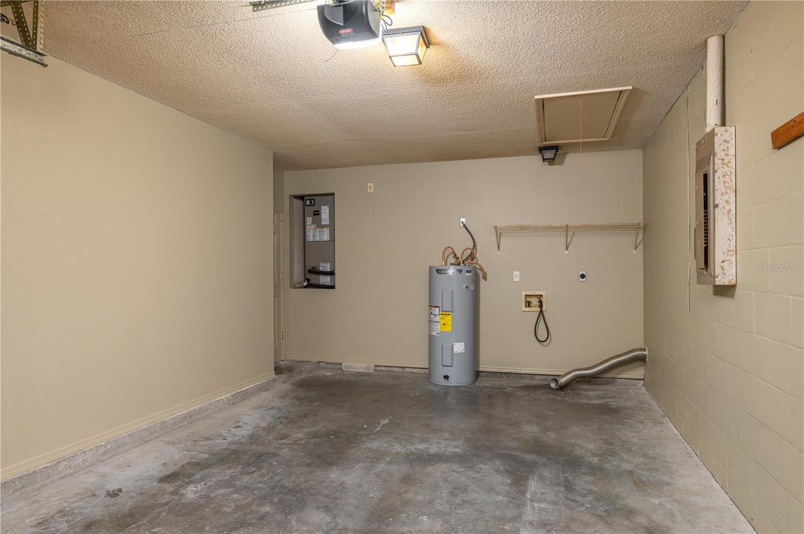 Image 26 of 30 For 1100 Lowry Avenue 65