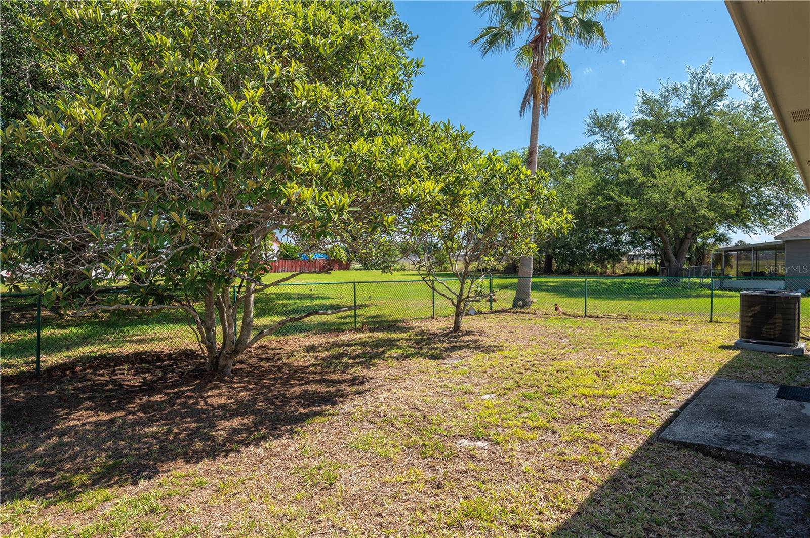 Image 27 of 30 For 1100 Lowry Avenue 65