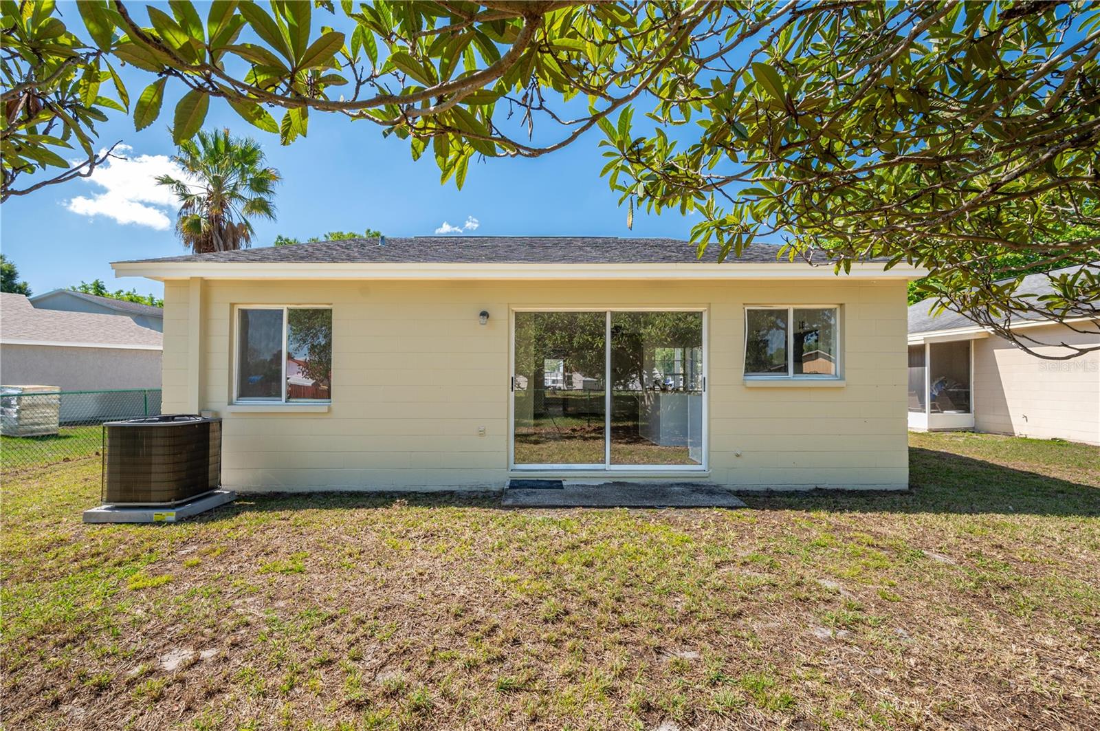 Image 28 of 30 For 1100 Lowry Avenue 65