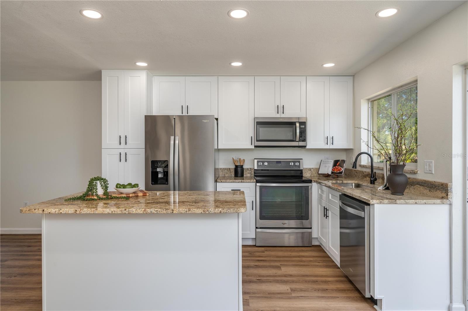 Image 7 of 30 For 1100 Lowry Avenue 65