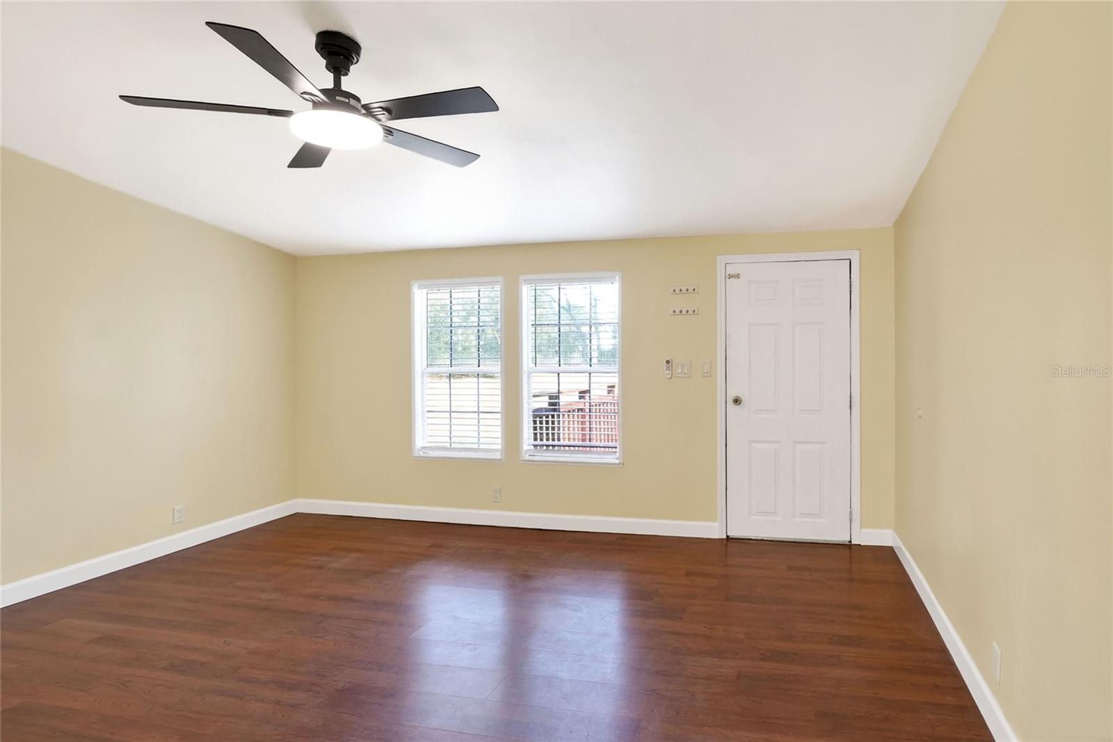 Image 11 of 53 For 321 Kent Road