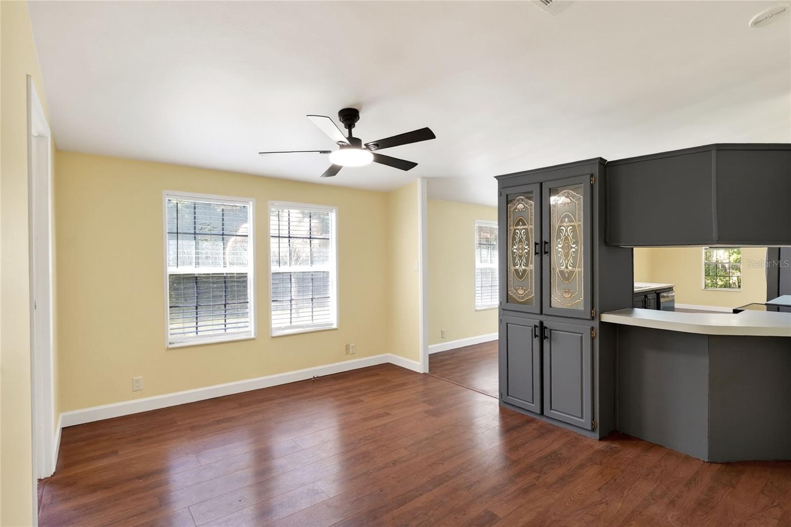 Image 14 of 53 For 321 Kent Road