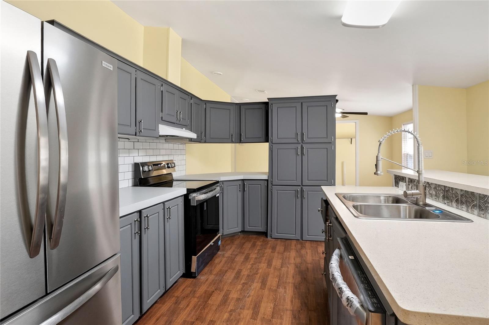 Image 17 of 53 For 321 Kent Road