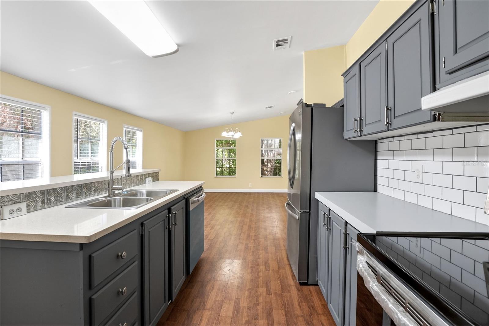 Image 22 of 53 For 321 Kent Road