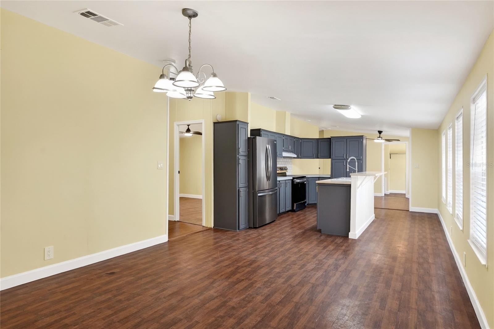 Image 24 of 53 For 321 Kent Road