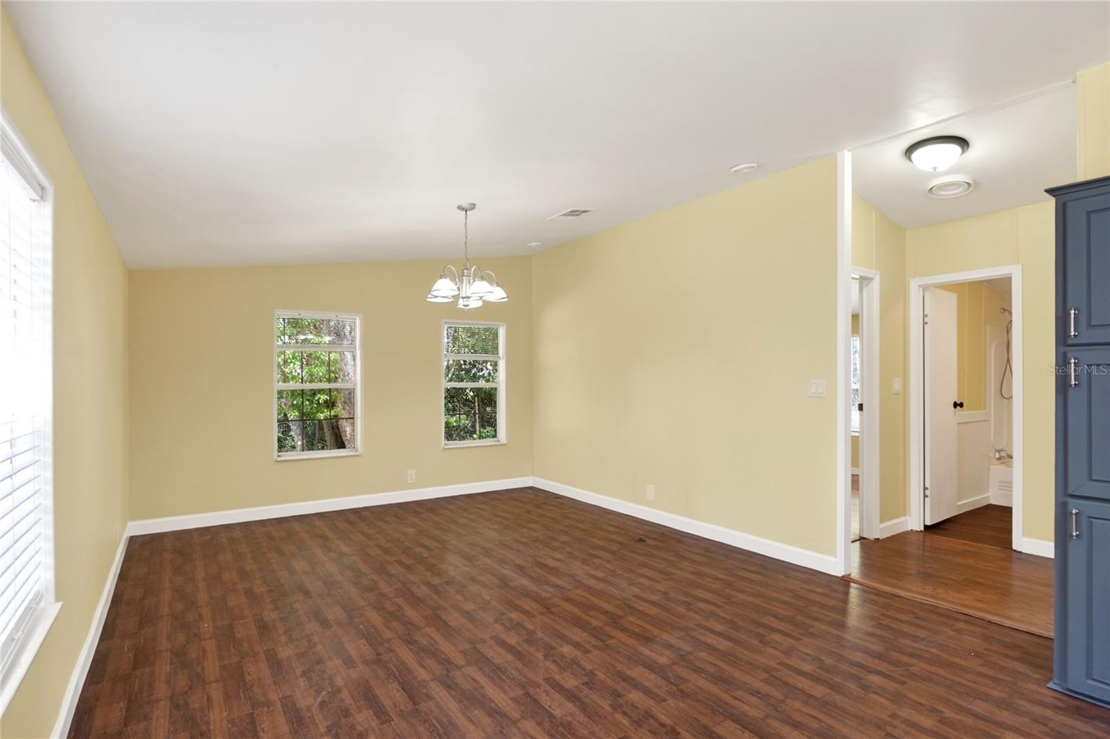 Image 25 of 53 For 321 Kent Road