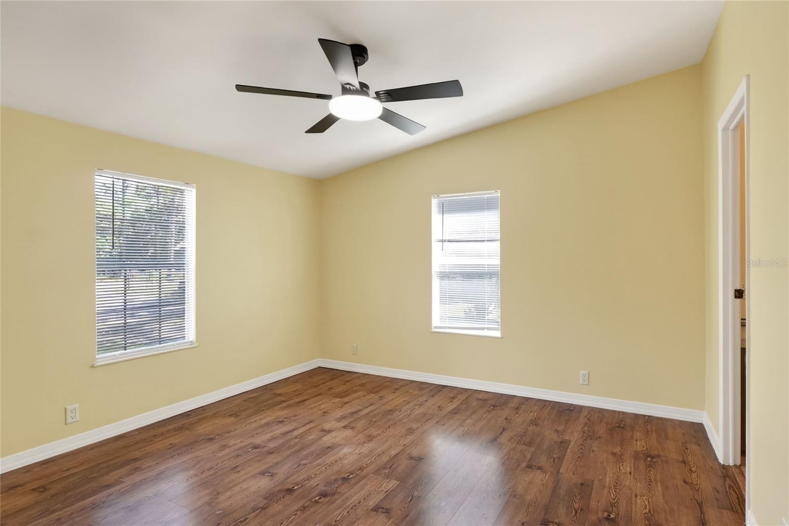 Image 26 of 53 For 321 Kent Road