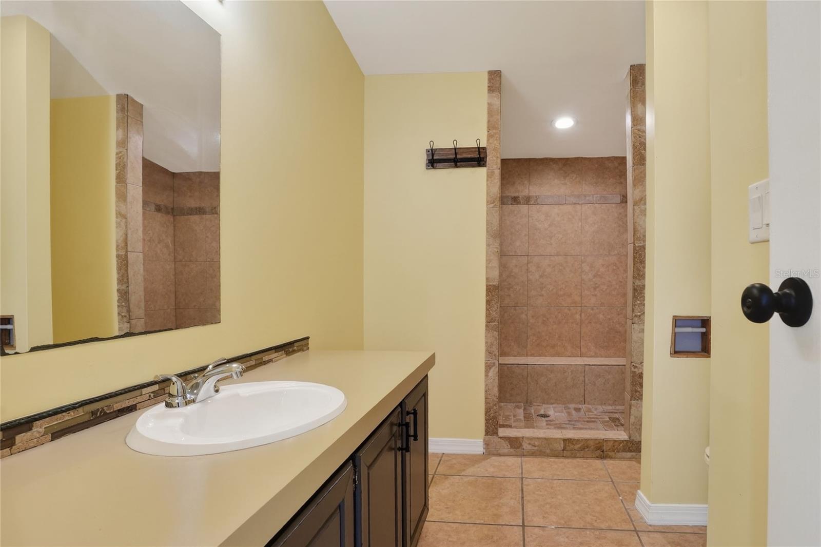 Image 29 of 53 For 321 Kent Road