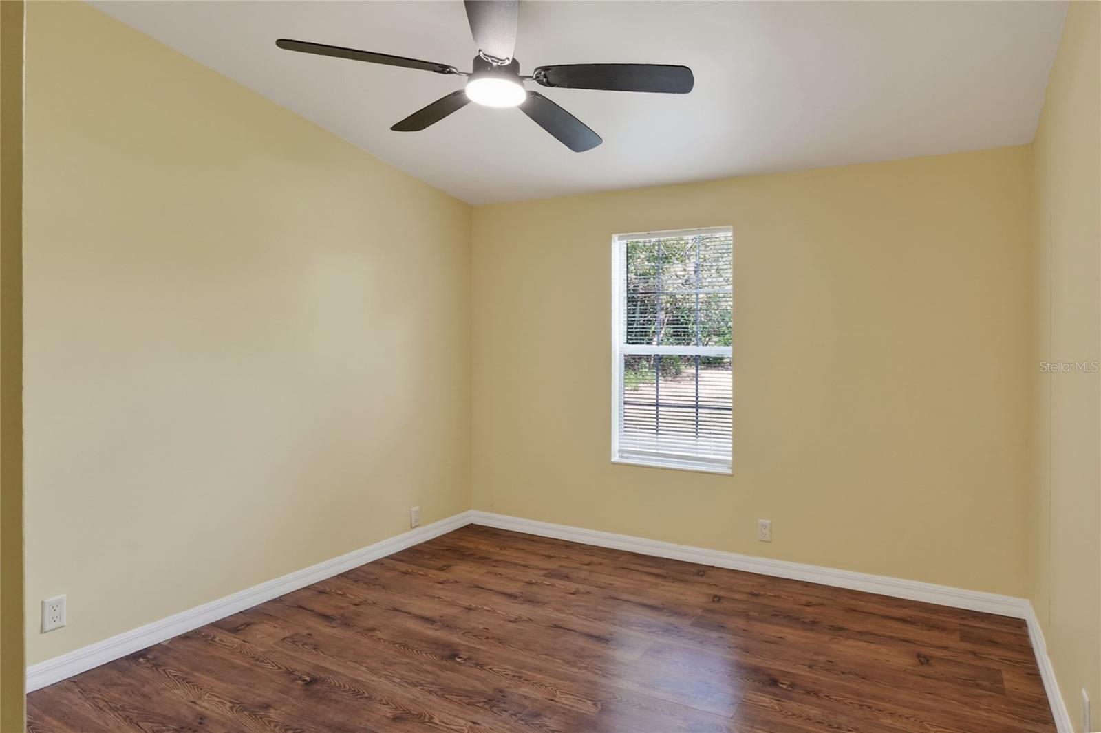 Image 33 of 53 For 321 Kent Road