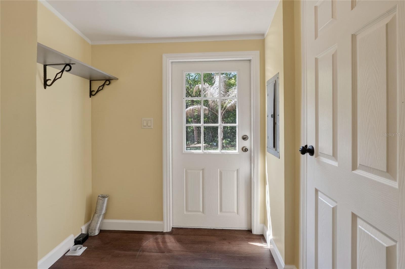 Image 38 of 53 For 321 Kent Road