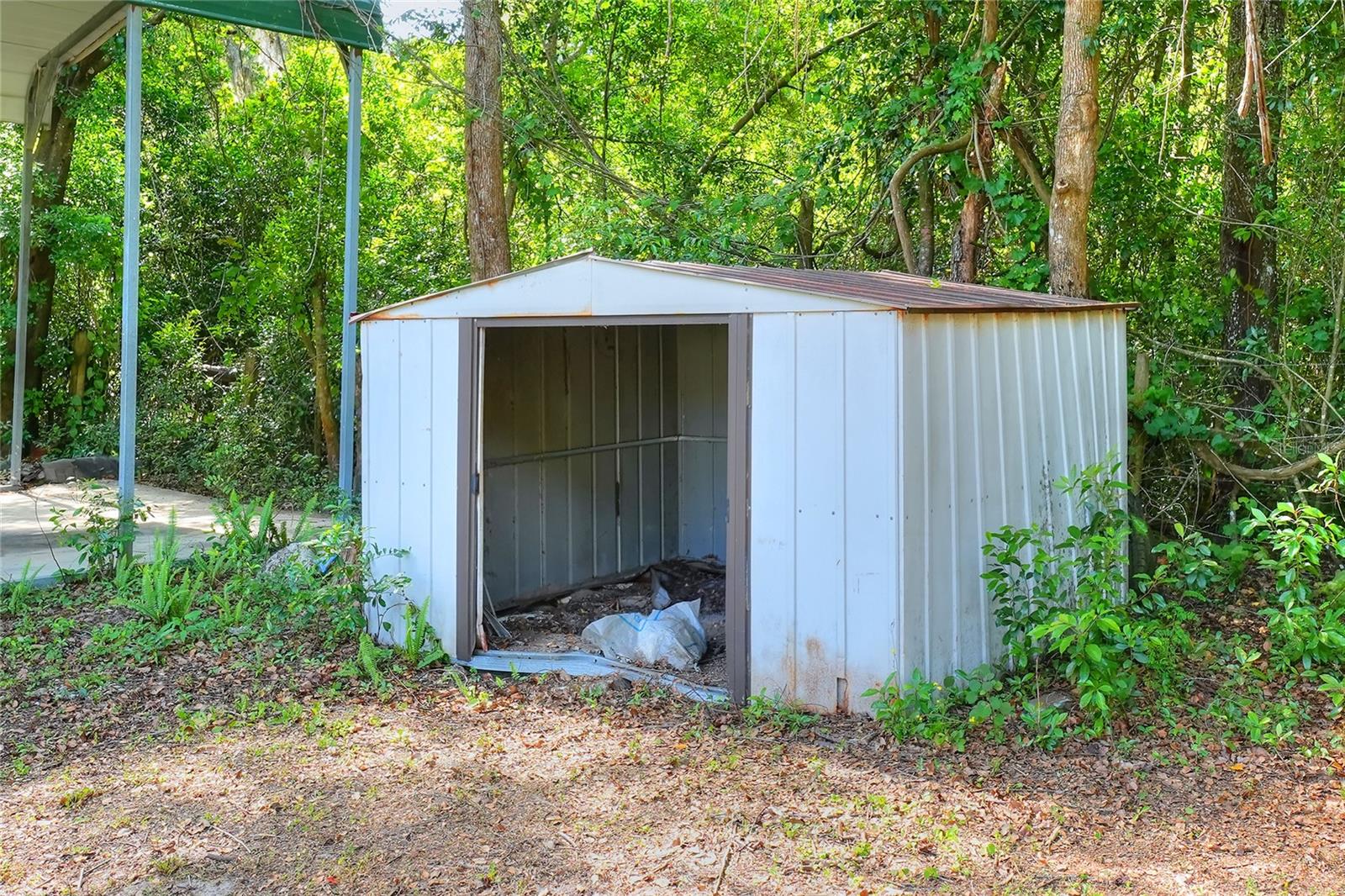 Image 44 of 53 For 321 Kent Road