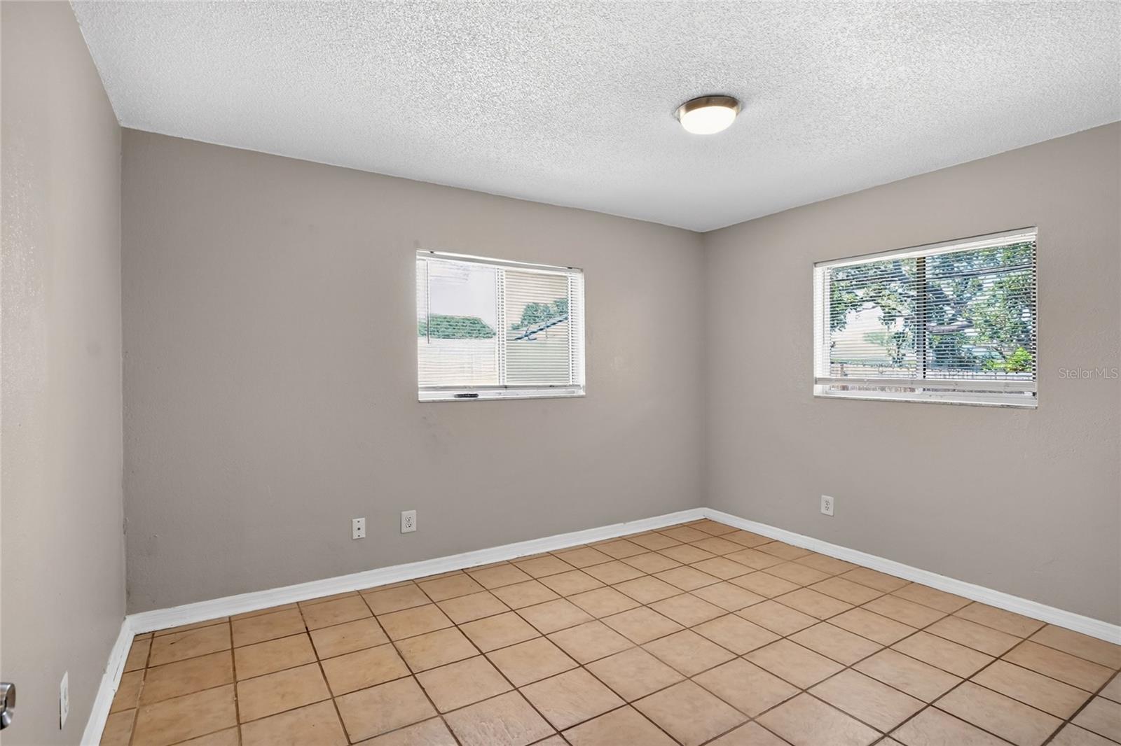 Image 13 of 32 For 1554 Sarah Street