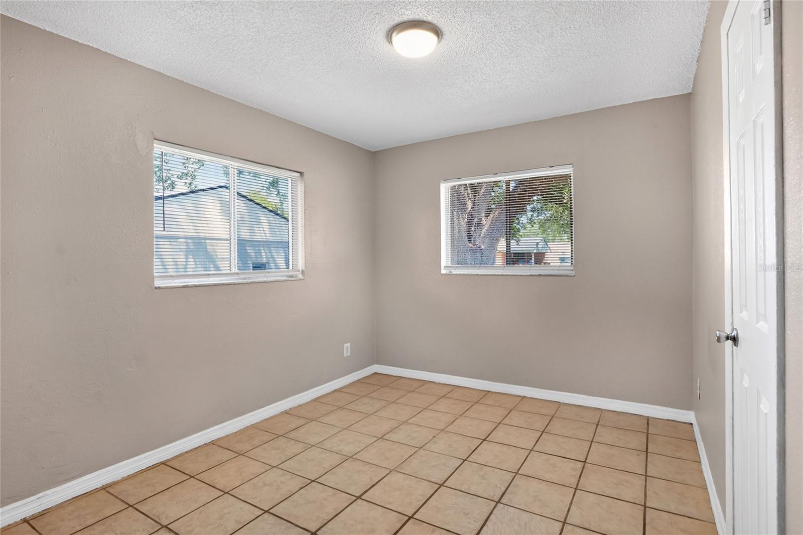 Image 16 of 32 For 1554 Sarah Street