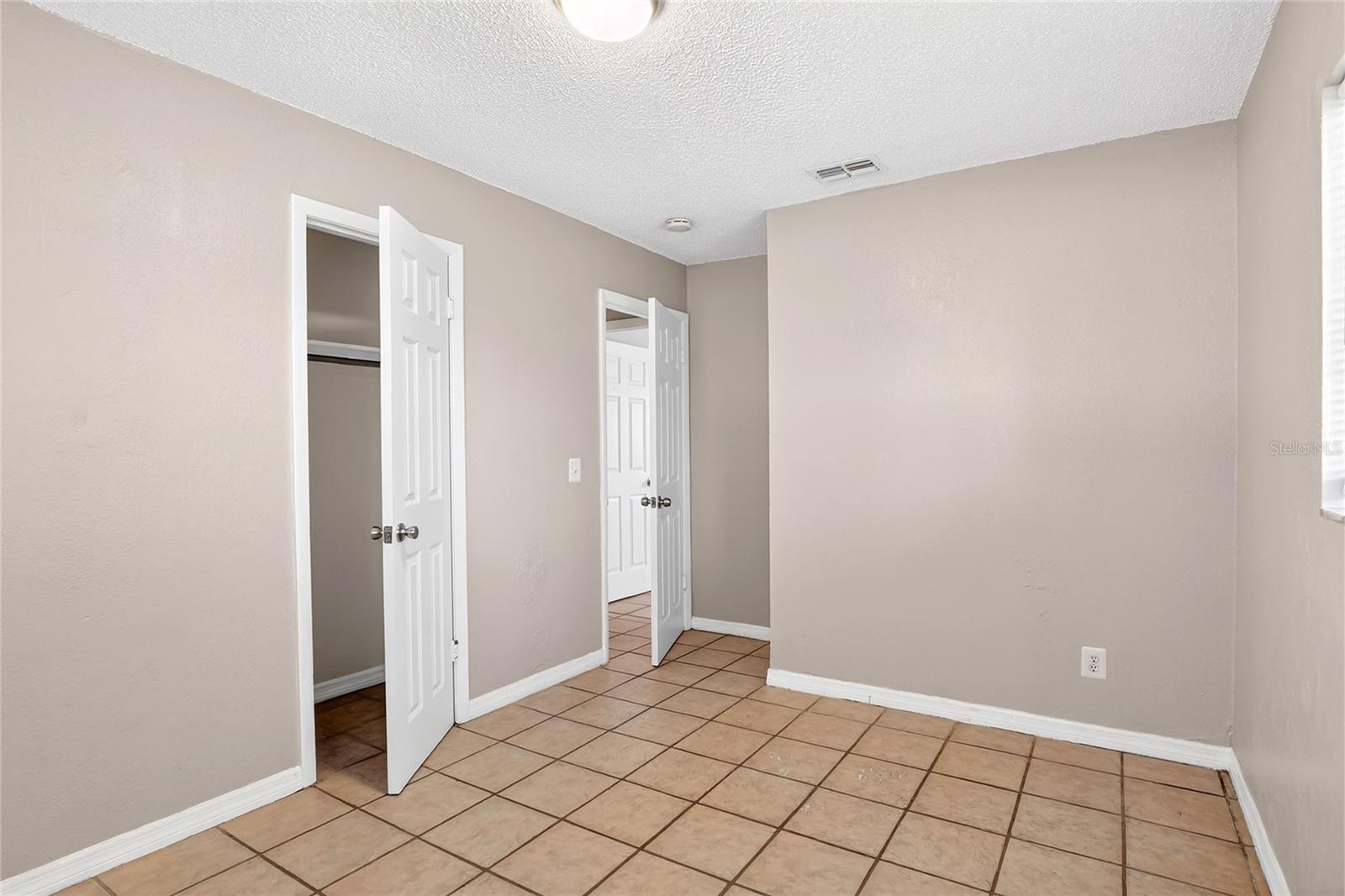 Image 17 of 32 For 1554 Sarah Street