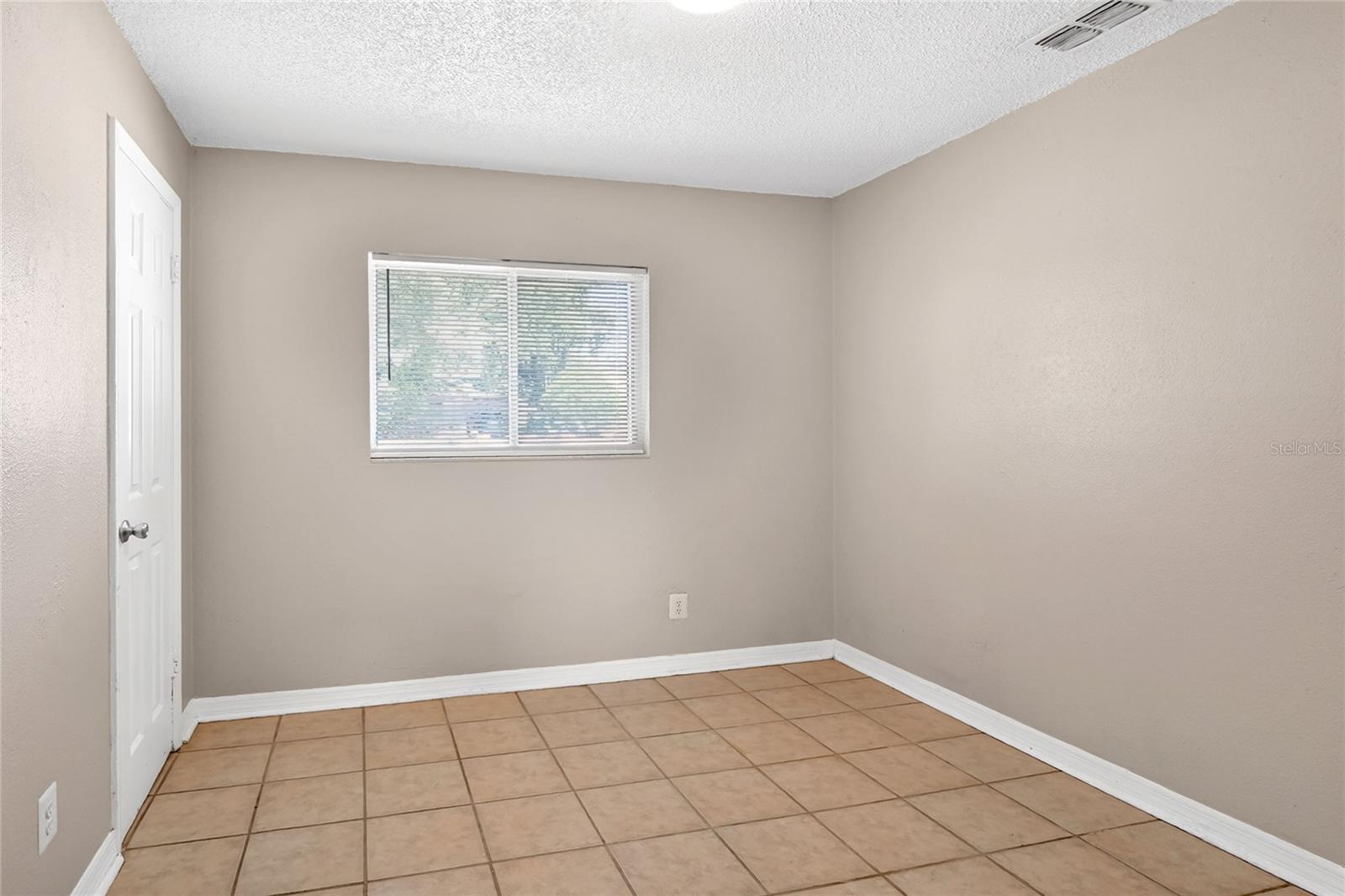 Image 18 of 32 For 1554 Sarah Street