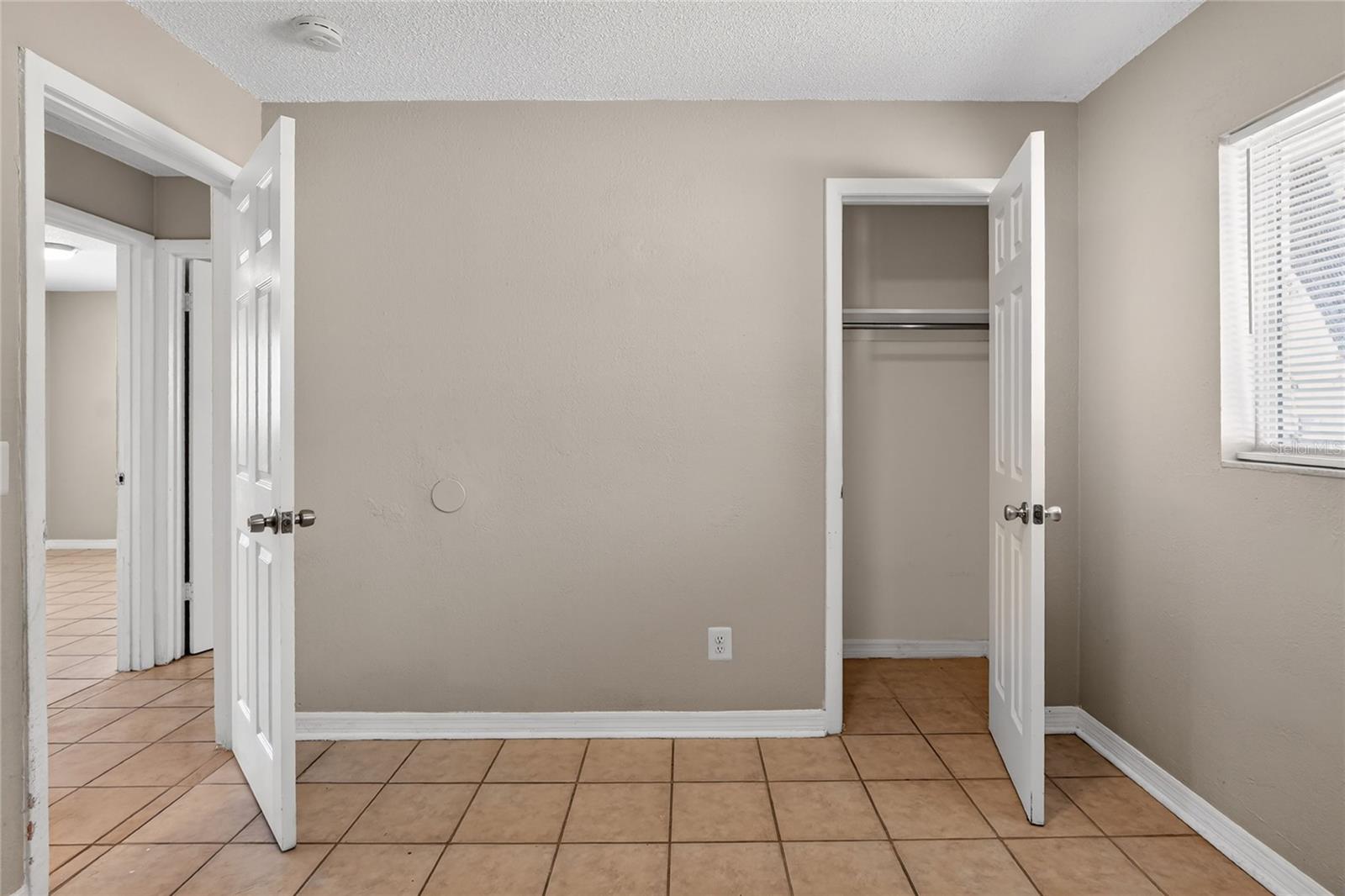 Image 19 of 32 For 1554 Sarah Street