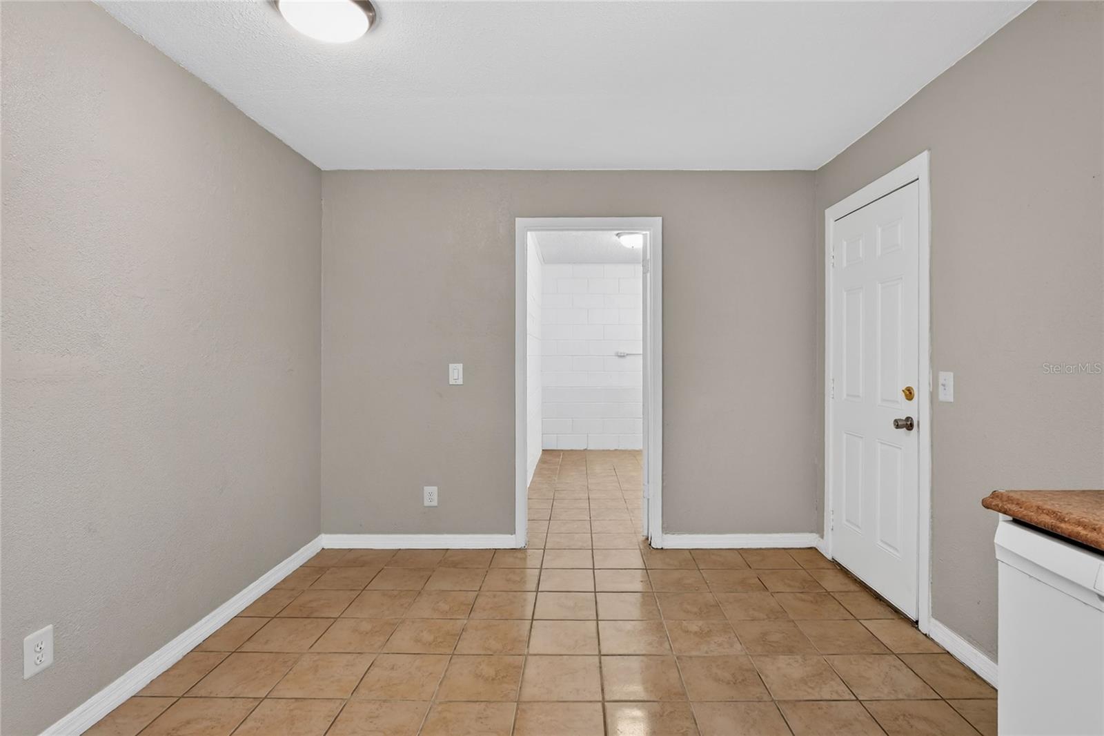 Image 20 of 32 For 1554 Sarah Street