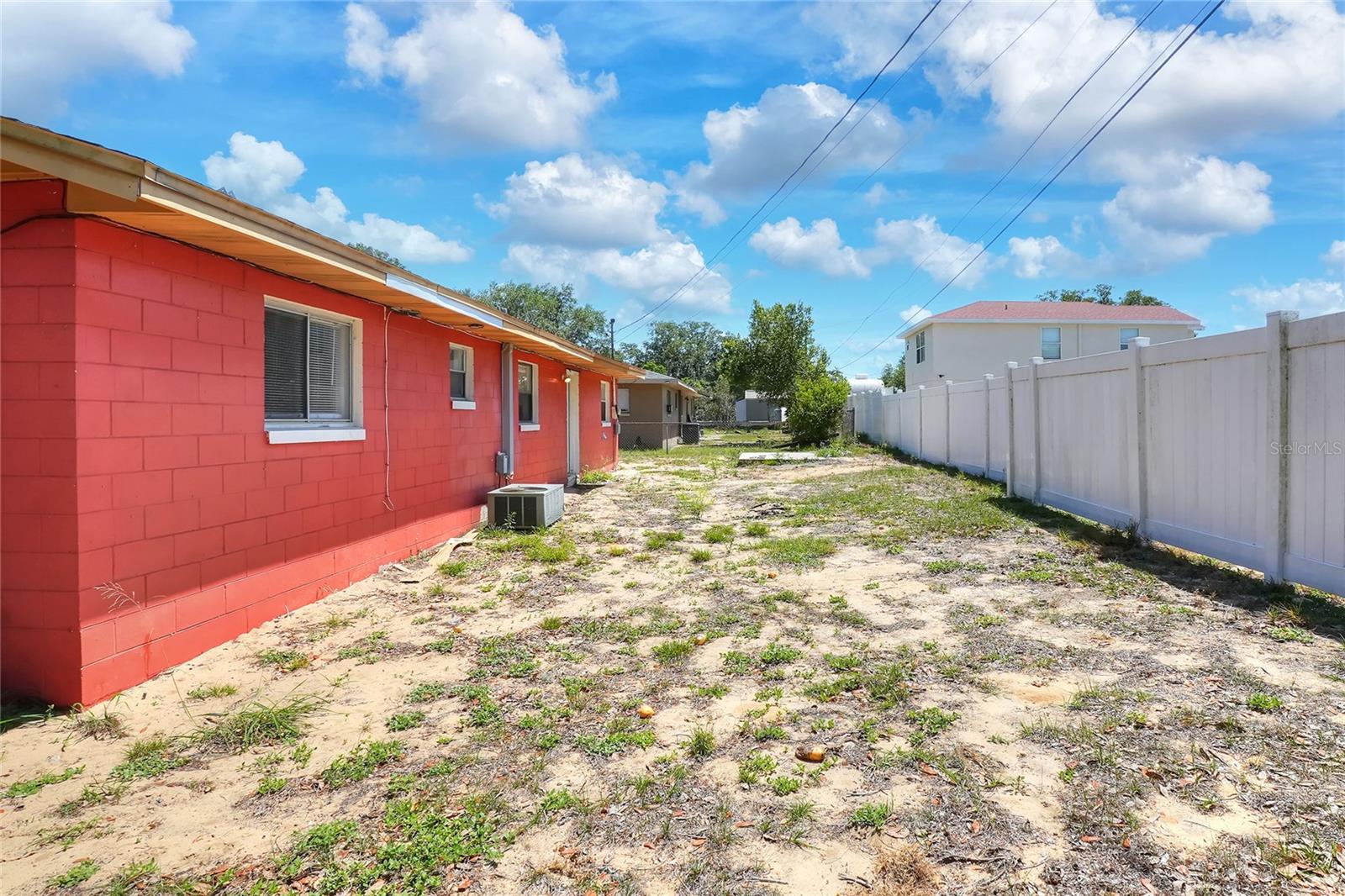 Image 26 of 32 For 1554 Sarah Street