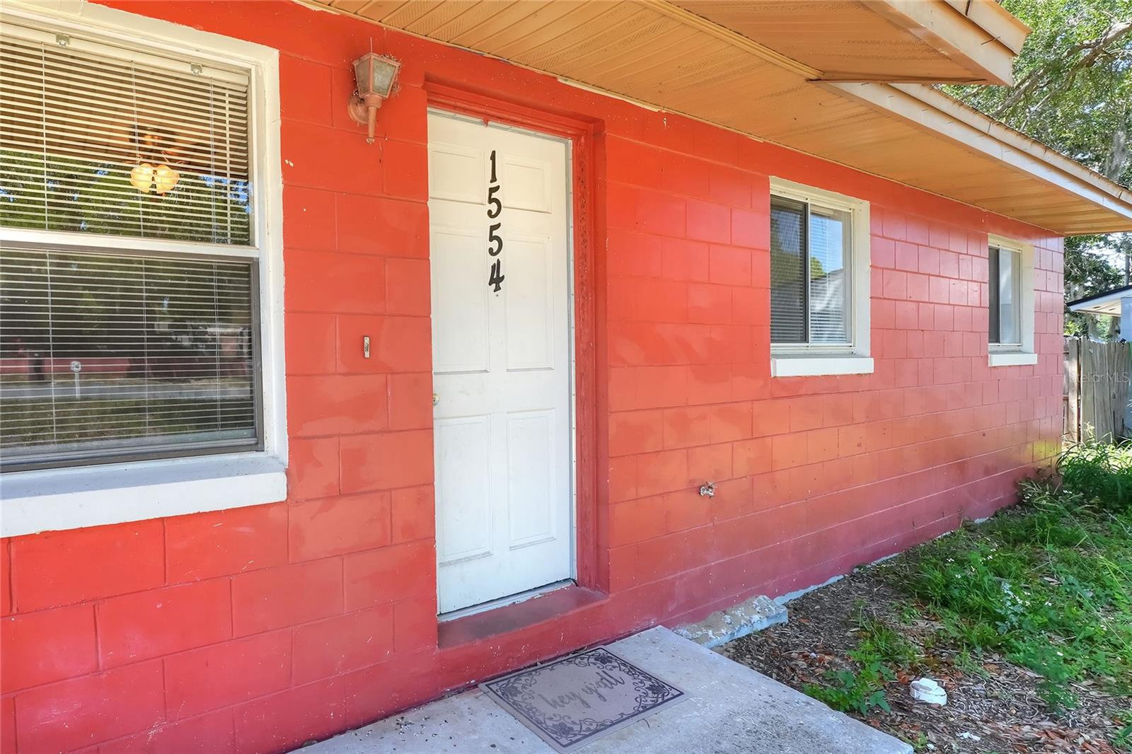 Image 4 of 32 For 1554 Sarah Street