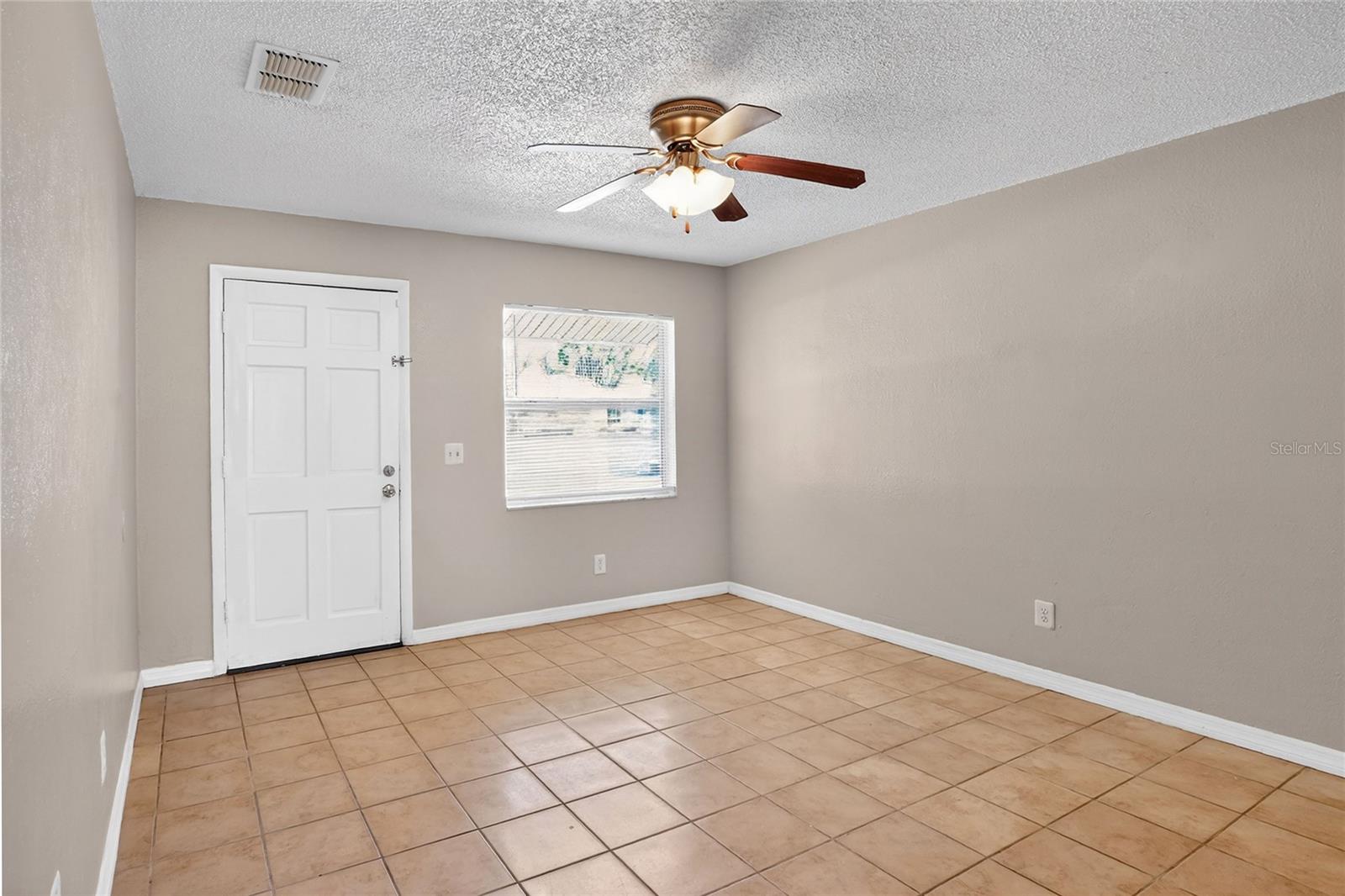 Image 5 of 32 For 1554 Sarah Street