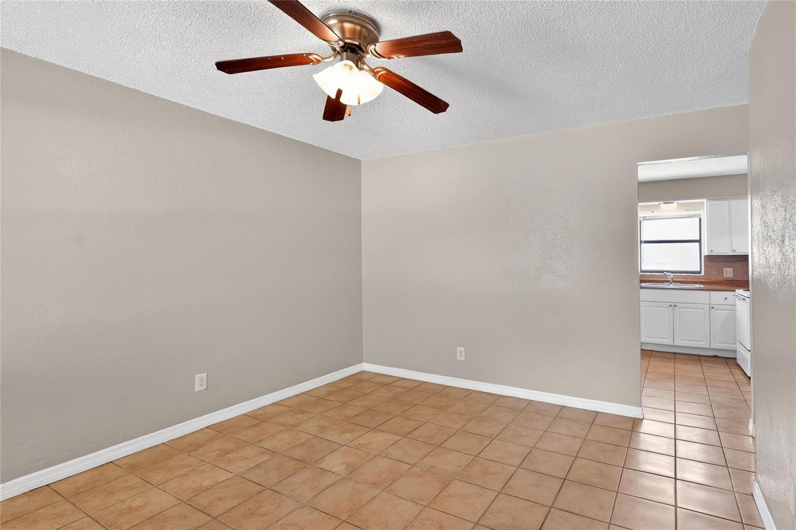 Image 7 of 32 For 1554 Sarah Street