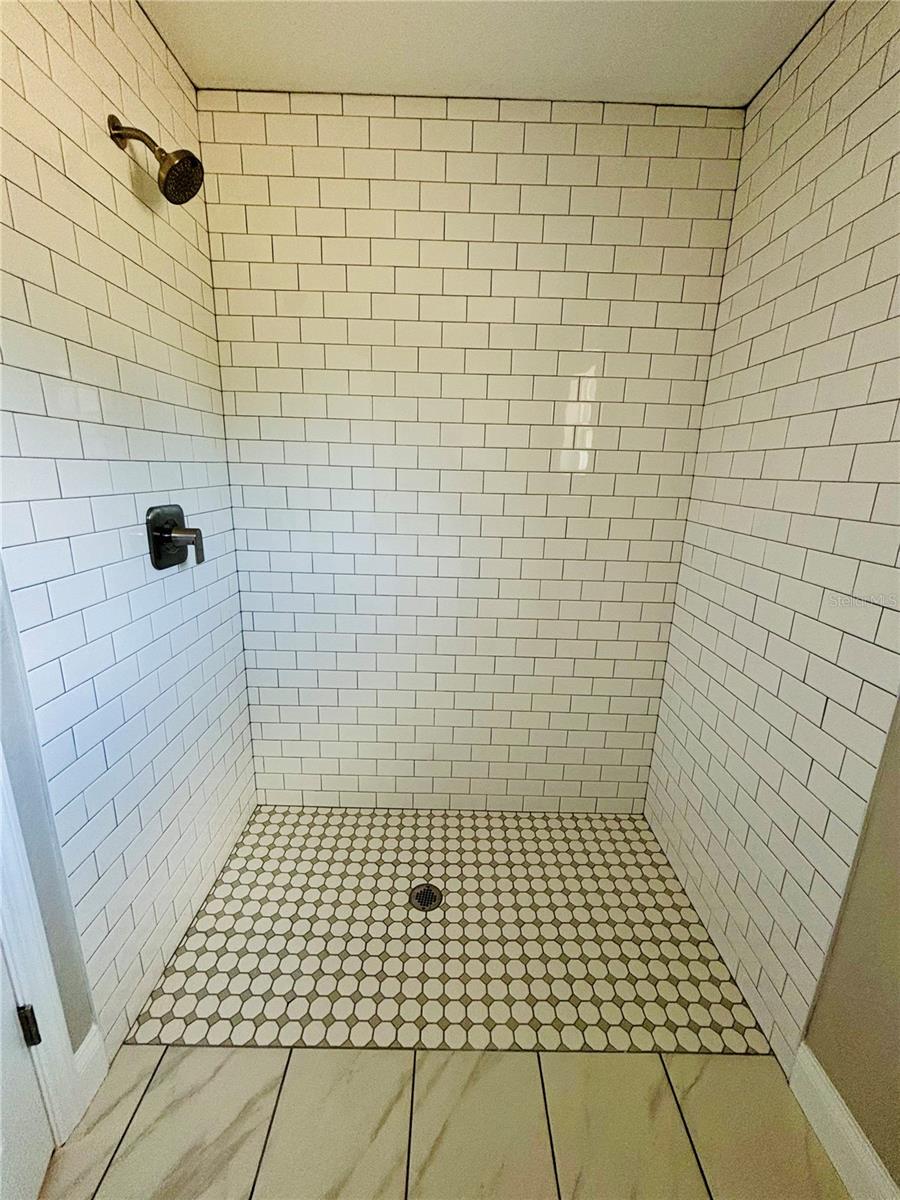 Image 14 of 23 For 25 Palmetto Avenue S