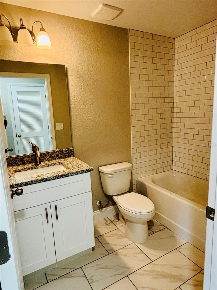 Image 16 of 23 For 25 Palmetto Avenue S