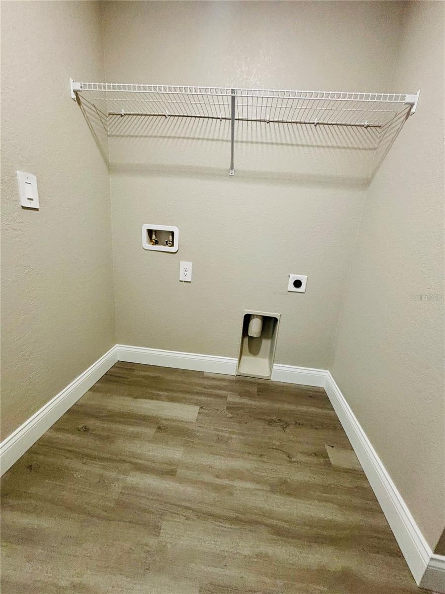 Image 17 of 23 For 25 Palmetto Avenue S