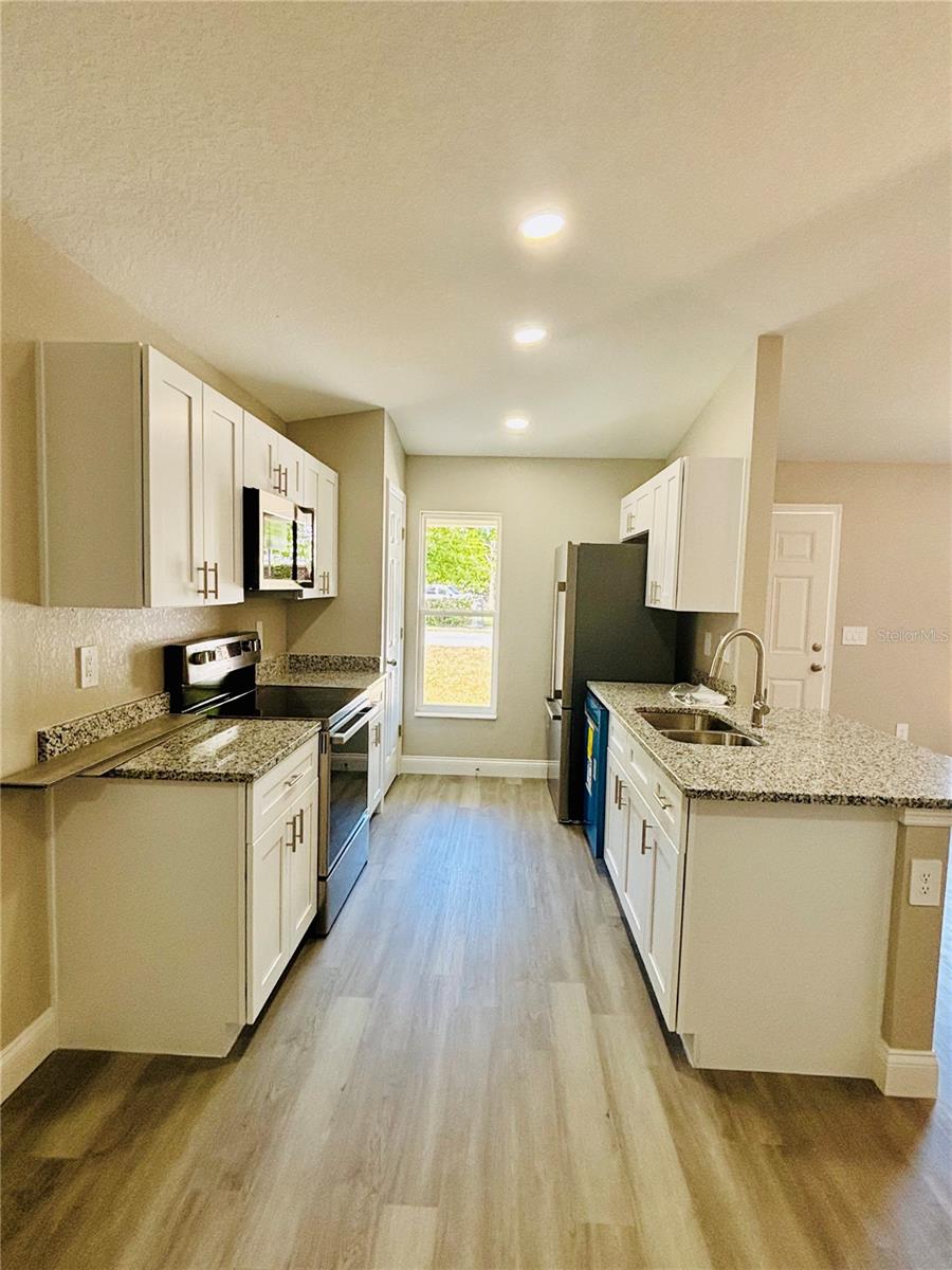 Image 5 of 23 For 25 Palmetto Avenue S