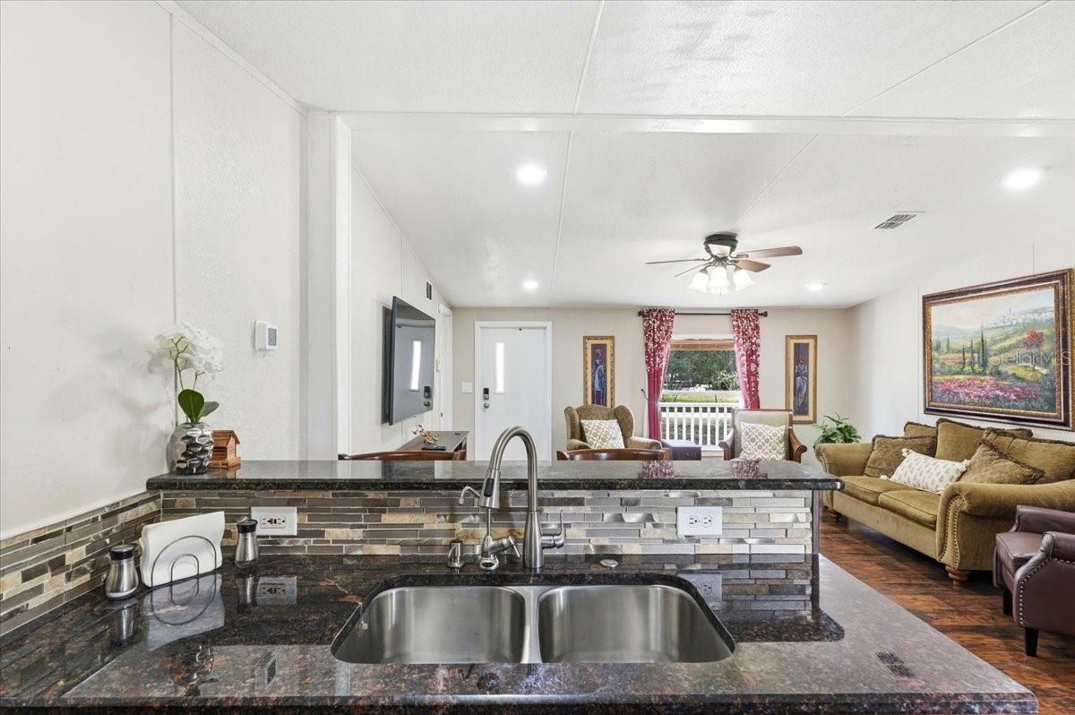 Image 21 of 39 For 1020 98 W 