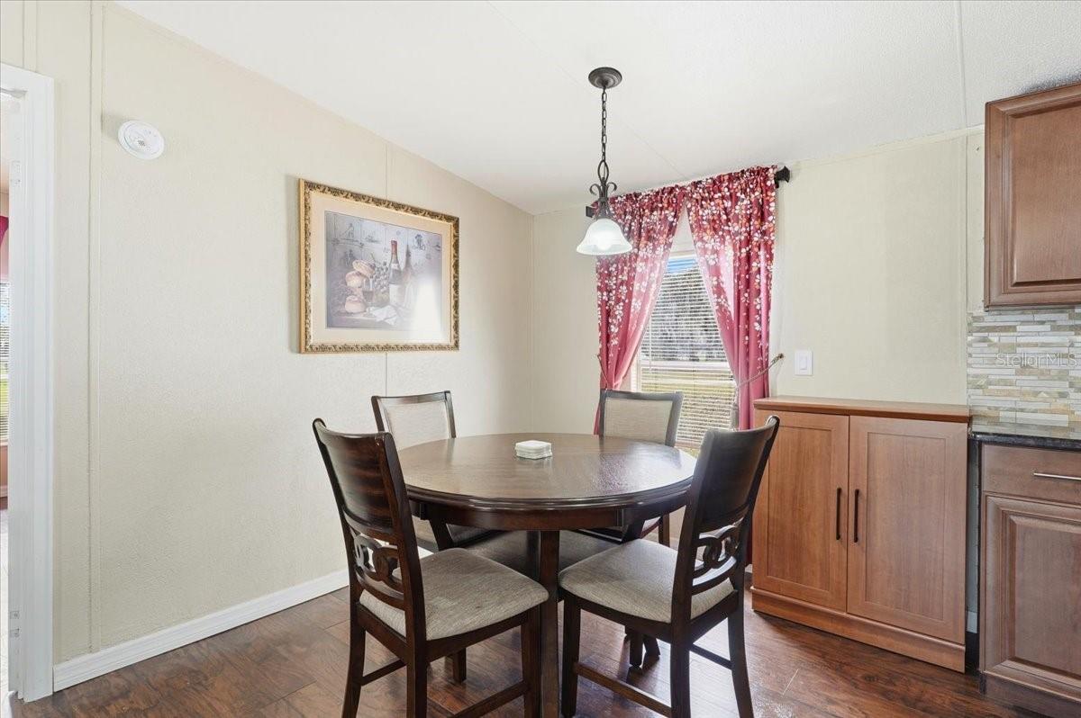 Image 22 of 39 For 1020 98 W 