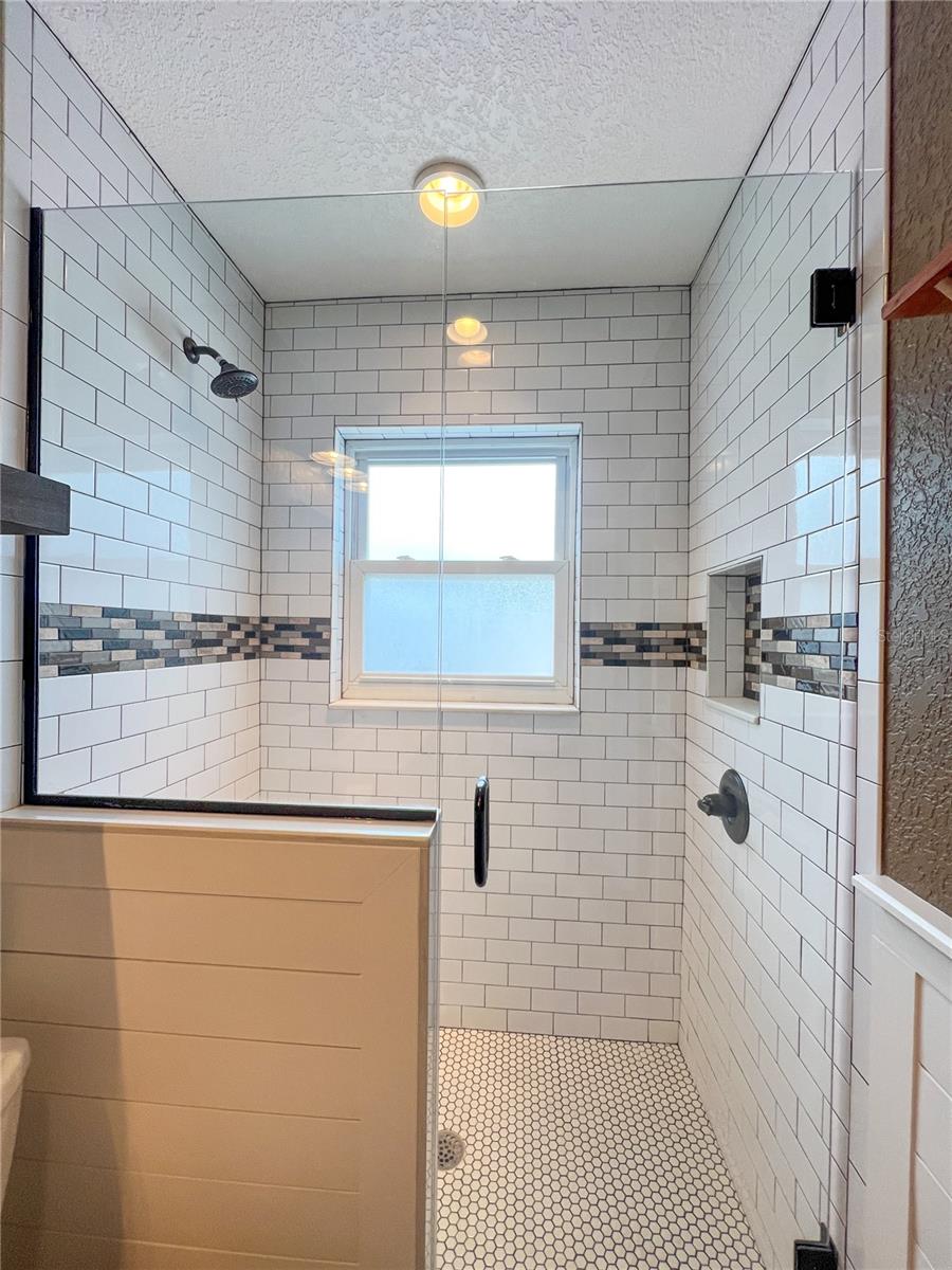 Image 22 of 42 For 17 Loma Verde