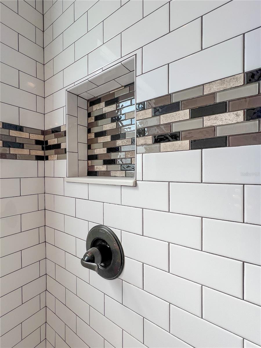 Image 23 of 42 For 17 Loma Verde