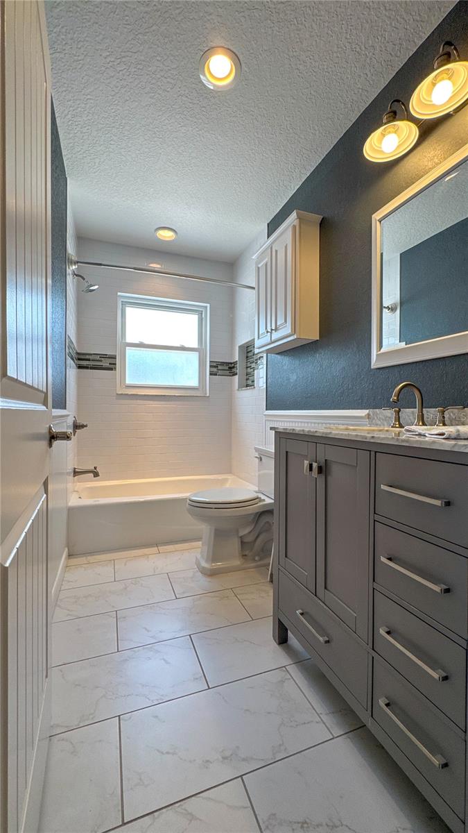 Image 24 of 42 For 17 Loma Verde