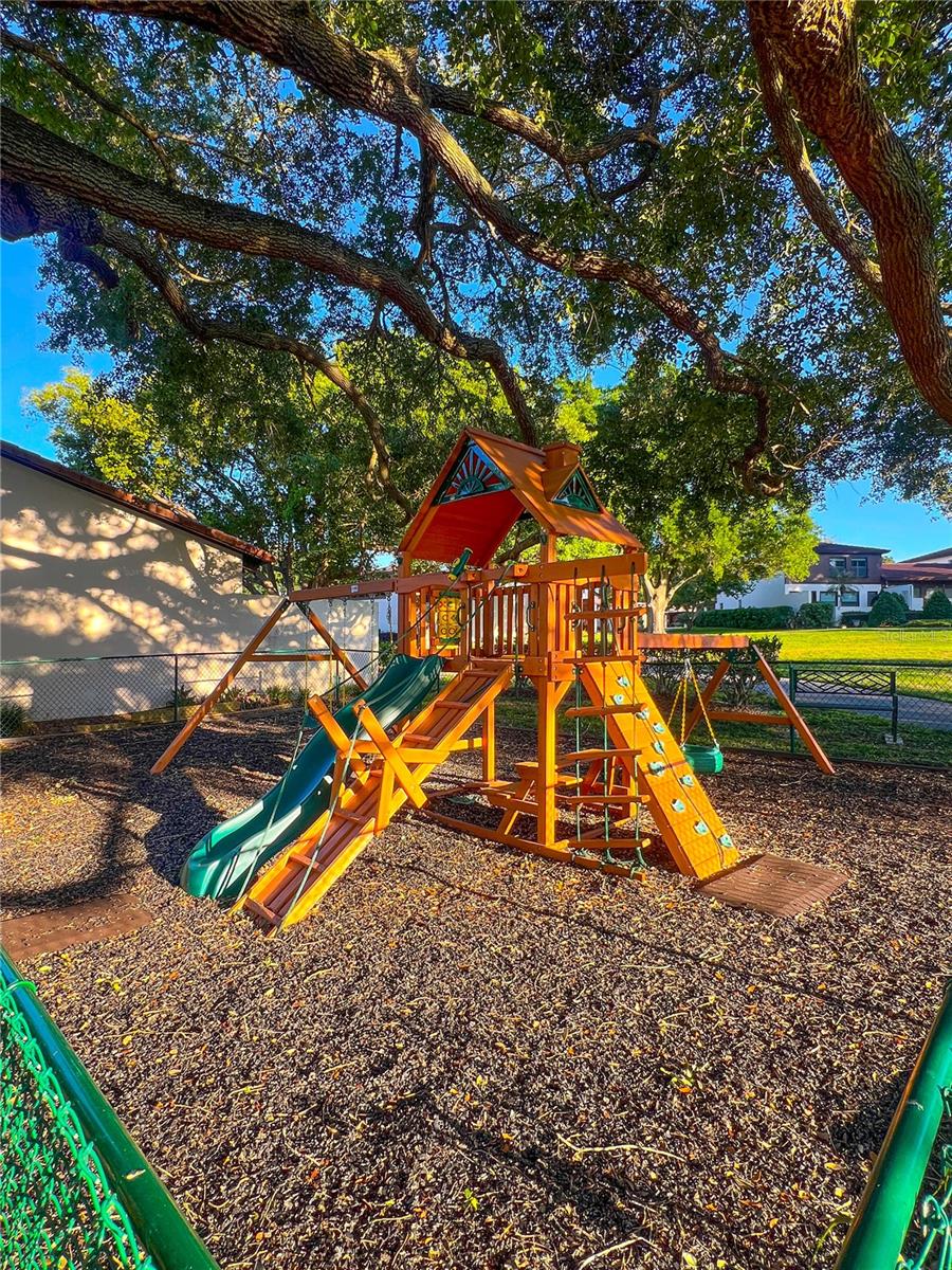 Image 29 of 42 For 17 Loma Verde