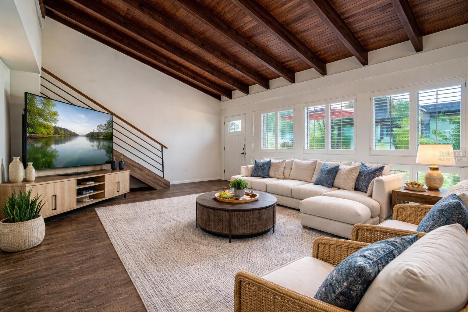 Image 4 of 42 For 17 Loma Verde