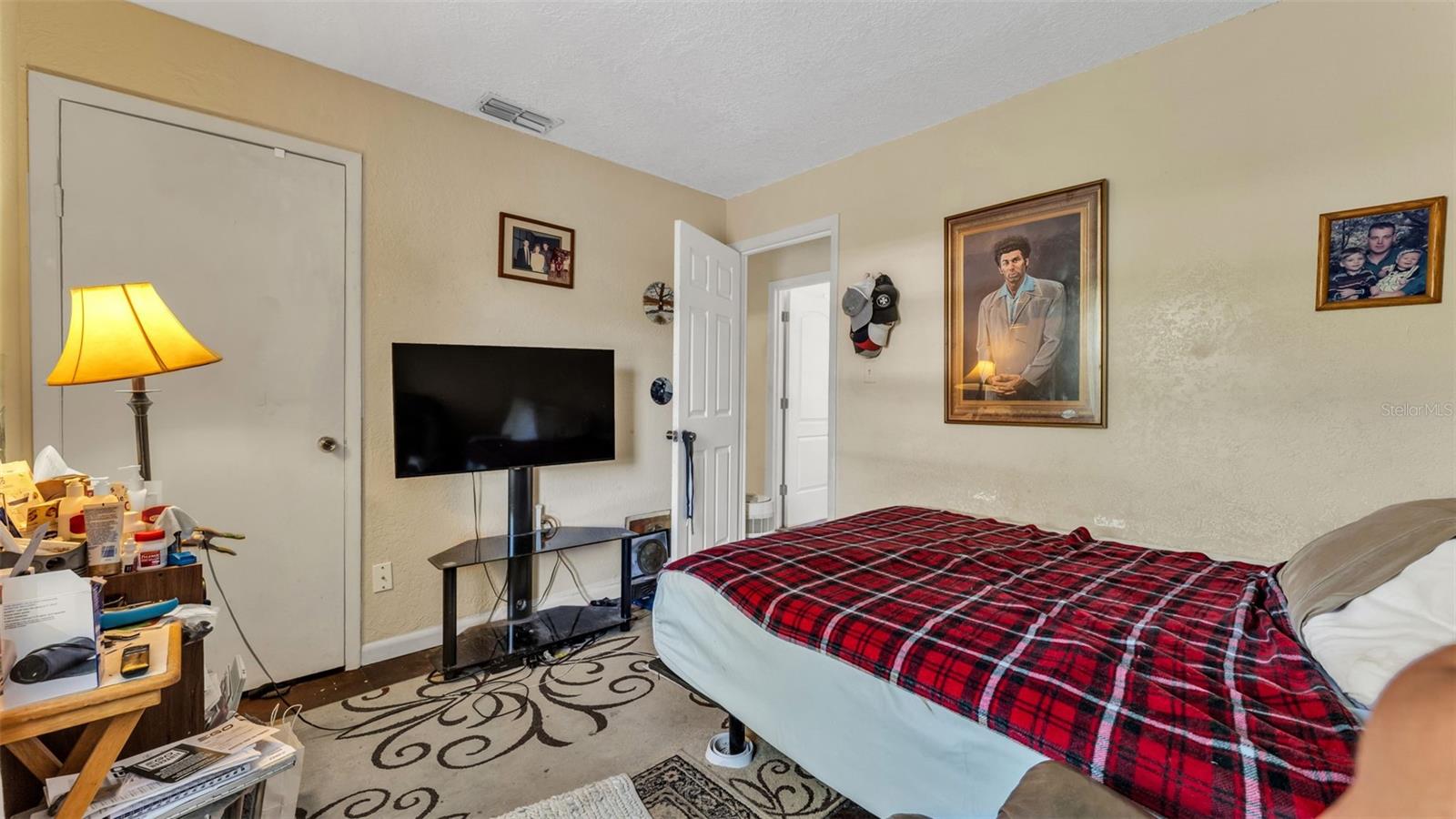 Image 14 of 23 For 626 Swiss Drive