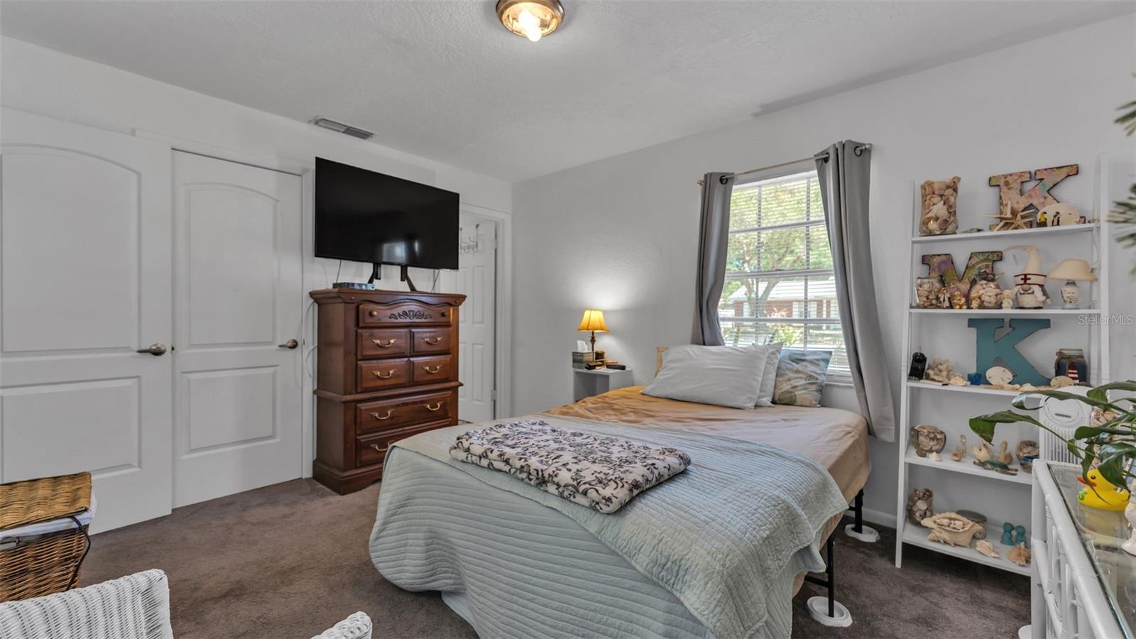 Image 16 of 23 For 626 Swiss Drive