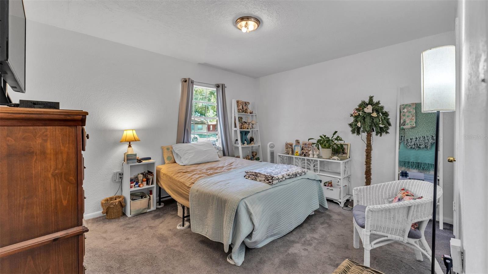 Image 17 of 23 For 626 Swiss Drive