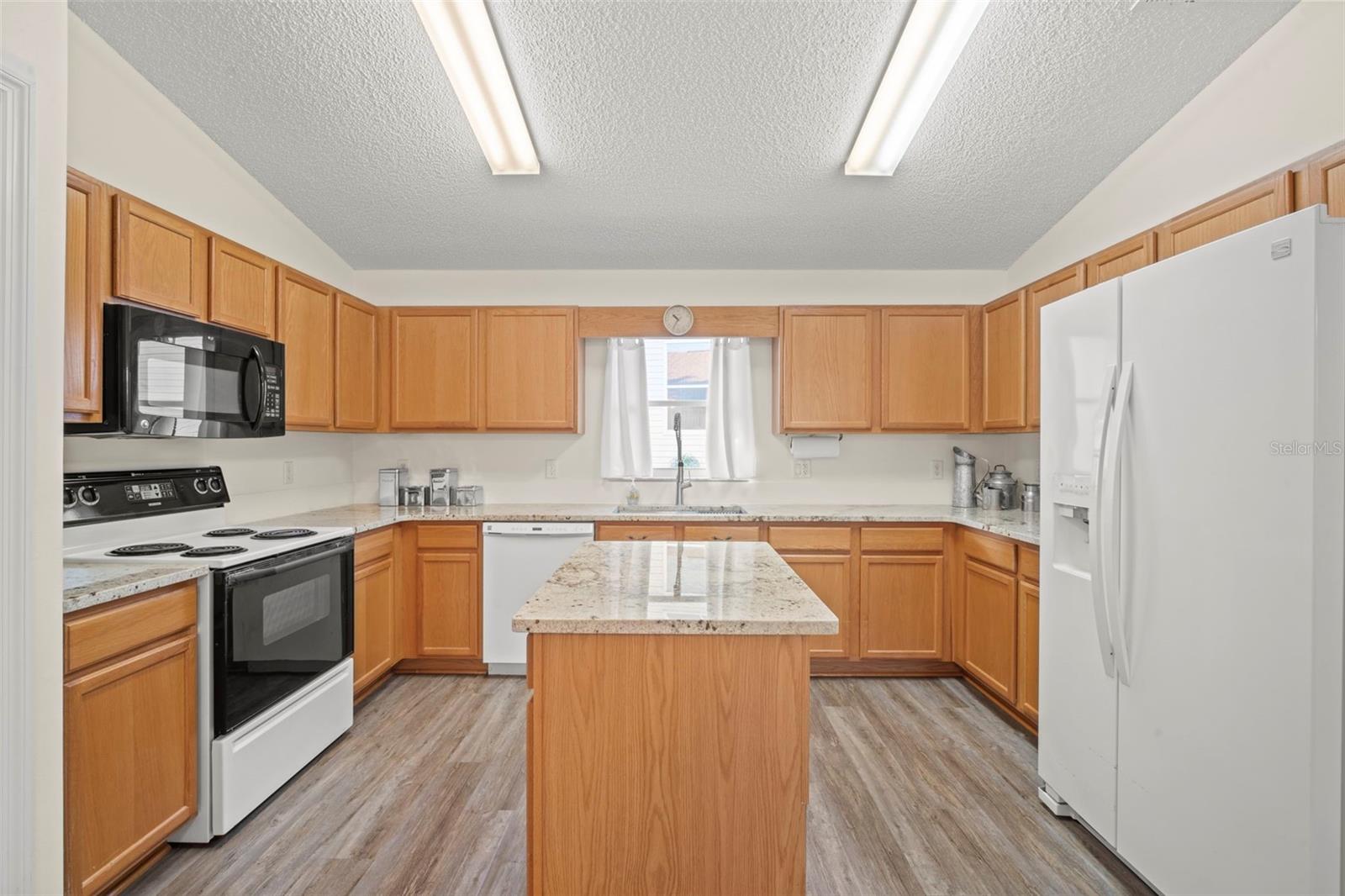 Image 17 of 56 For 24618 Stillridge Court