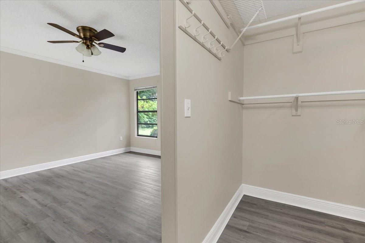 Image 10 of 34 For 6632 Sweetbriar Lane