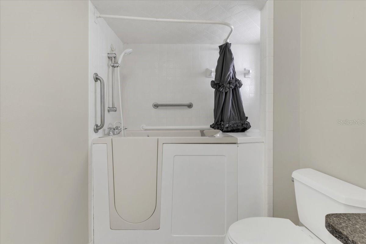 Image 12 of 34 For 6632 Sweetbriar Lane